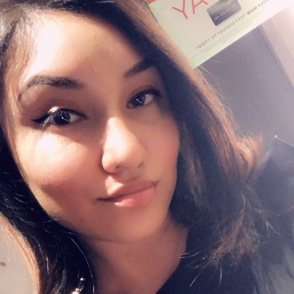 Meet your Posher, Valeria